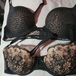 2 VICTORIA SECRET SIZE 36A PUSH UP BRAS